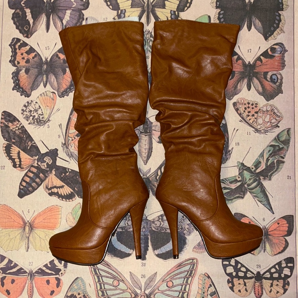 NWT Brown high heel stiletto boots 👢